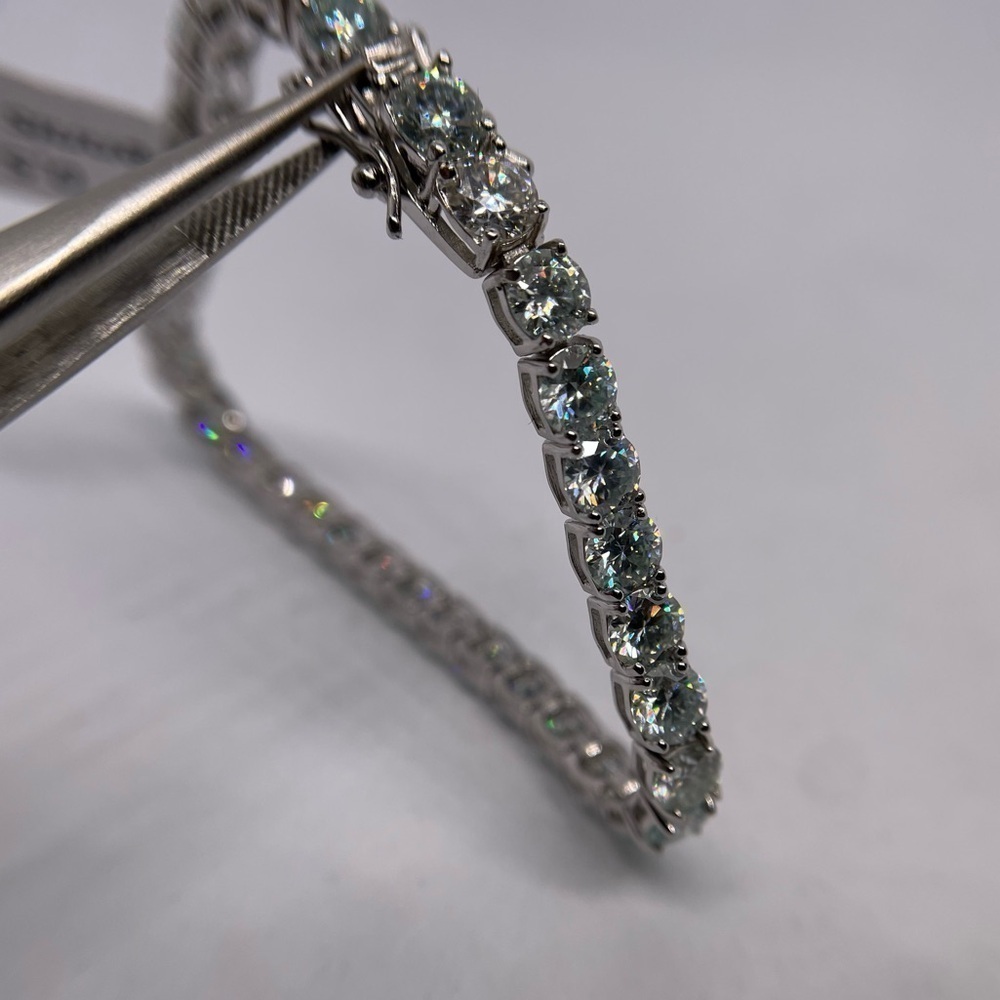 28 Carat Moissanite Diamond Tennis Bracelet 18K 925 Brilliant Round Cut 6.5mm - Picture 9 of 9